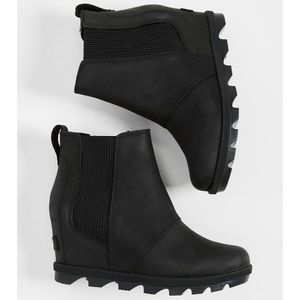 NEW WOMEN'S JOAN OF ARCTIC™ WEDGE II CHELSEA BOOTIE